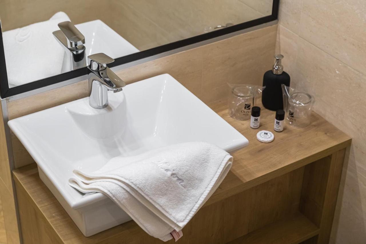 Oliva Hotel Веспрем Экстерьер фото