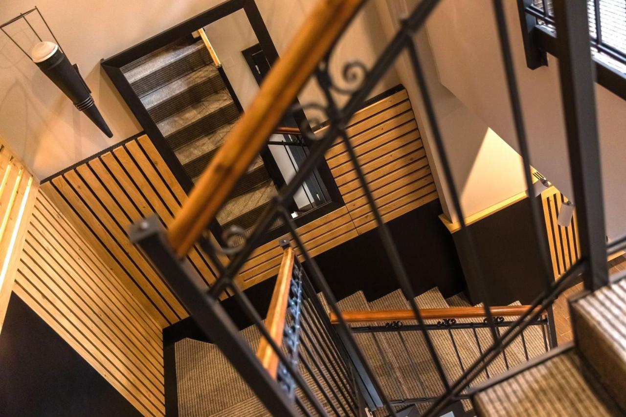 Oliva Hotel Веспрем Экстерьер фото