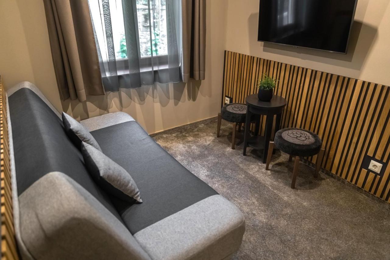 Oliva Hotel Веспрем Экстерьер фото