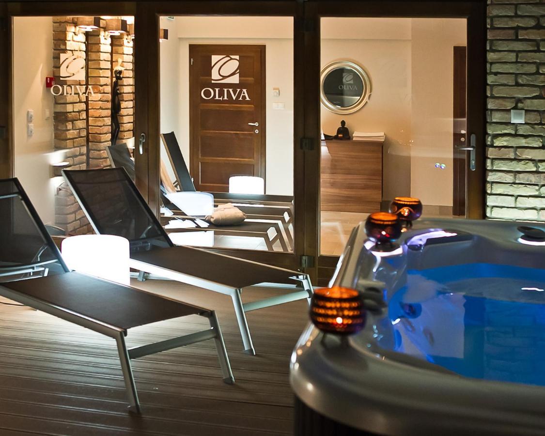 Oliva Hotel Веспрем Экстерьер фото