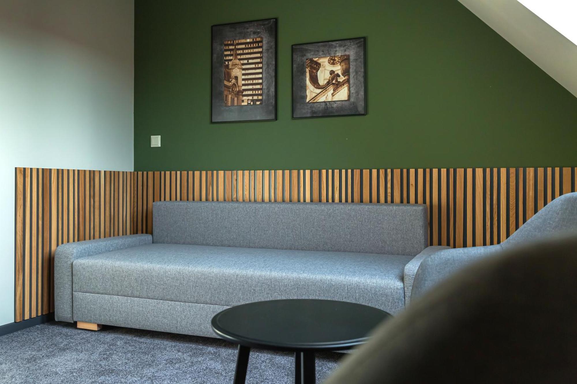 Oliva Hotel Веспрем Экстерьер фото